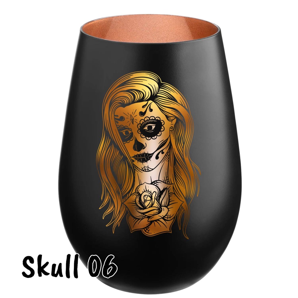 Erleuchte deine Nacht mit Style: Stölzle Lausitz Gläser mit Totenkopf-Motiv