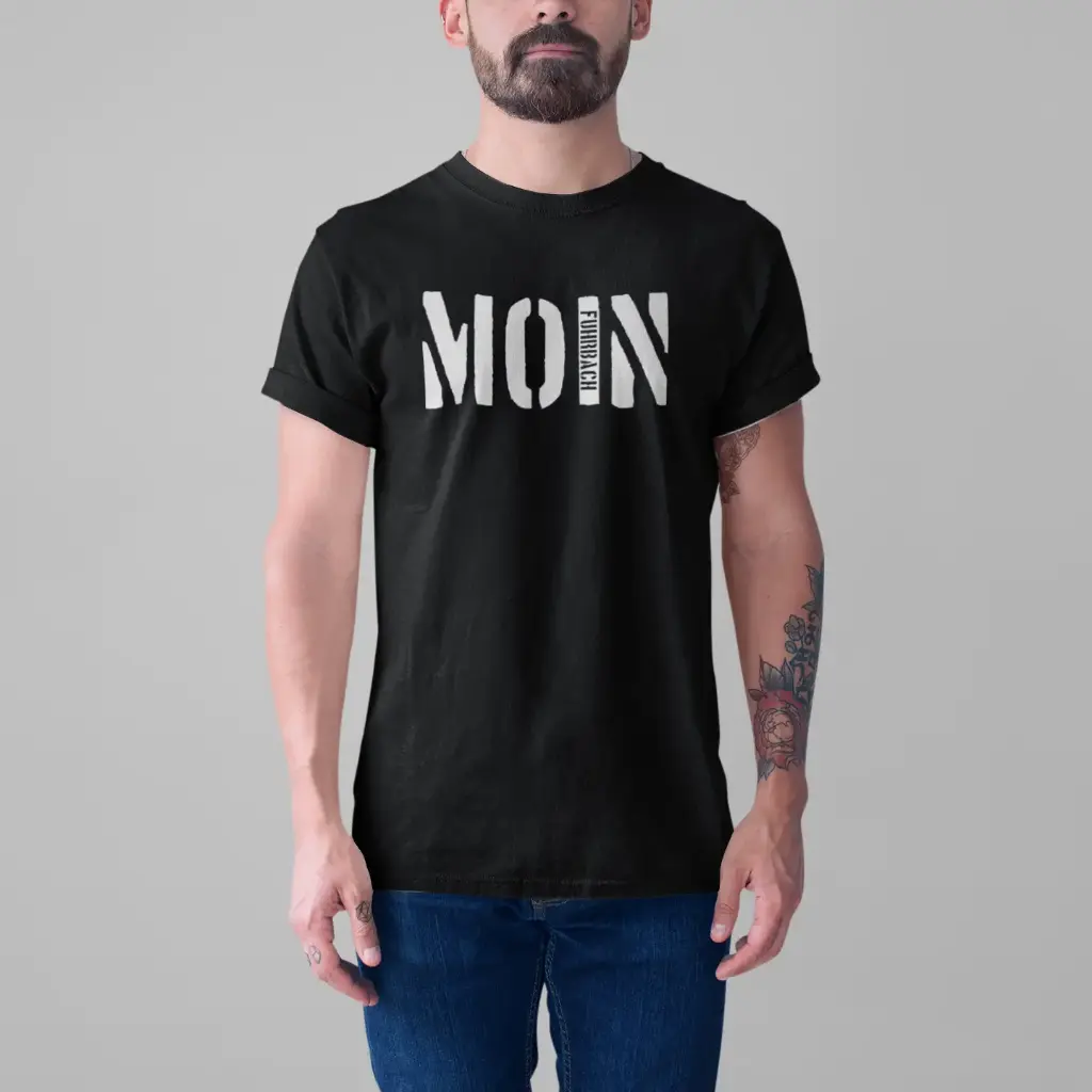 T-Shirt „Moin [Wunschname]“ – B&C E190 von HansArbeit (XS)